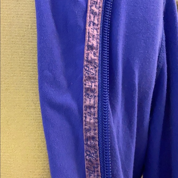 Lululemon high neck sports jacket, size 6 - Picture 7 of 7